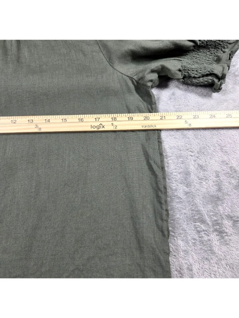 J Crew Top Small Green Linen Smocked Puff Sleeve Preppy Ruffle Trim Beach Blouse